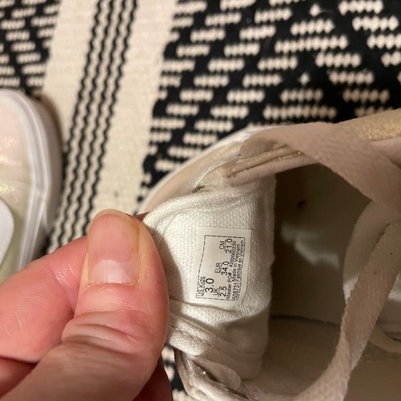 Girls Vans. UV color changing from white to purple when in the Sun. Size 3 - Picture 2 of 6